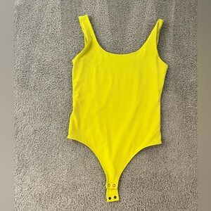 Express Seamless Body Contour bodysuit, size M